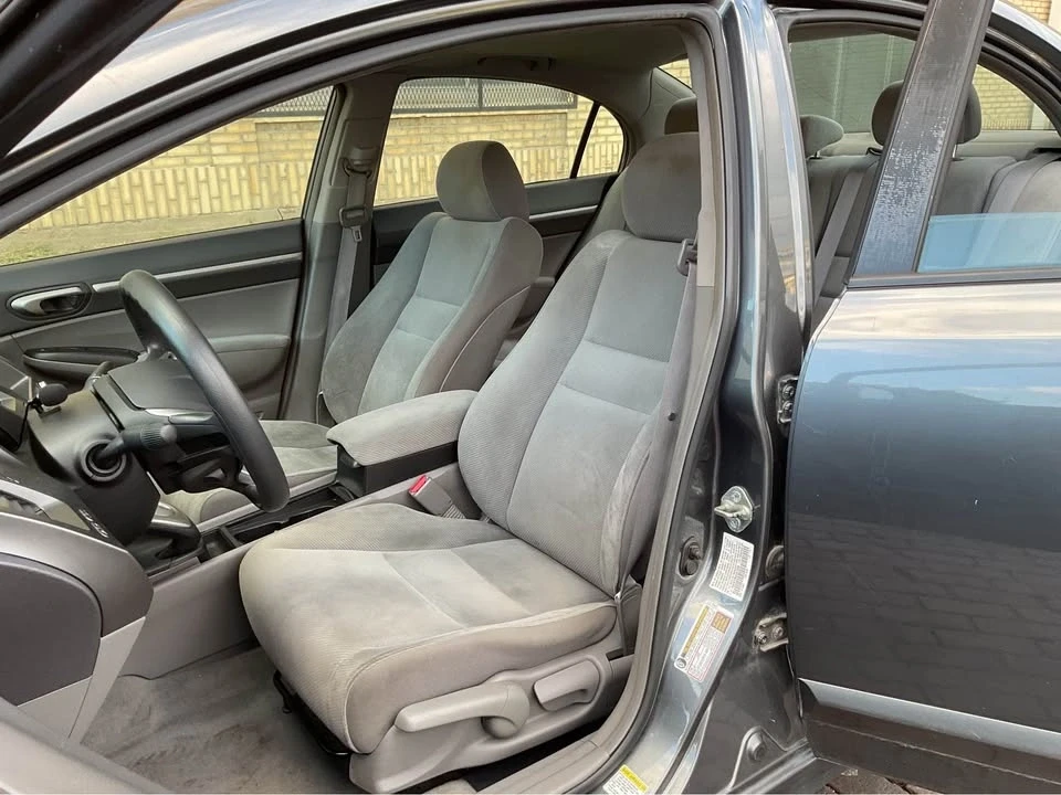 2010 Honda Civic 8th Gen - Image 10 of 17