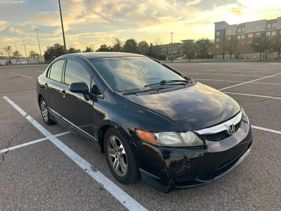 2010 Honda Civic 8th Gen - Image 3 of 12