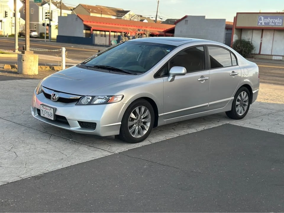 2010 Honda Civic 8th Gen - Image 7 of 16