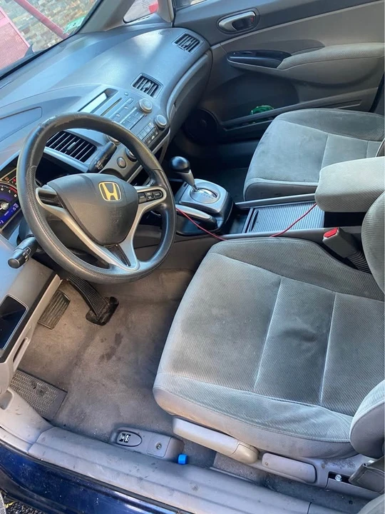 2010 Honda Civic 8th Gen - Image 7 of 13