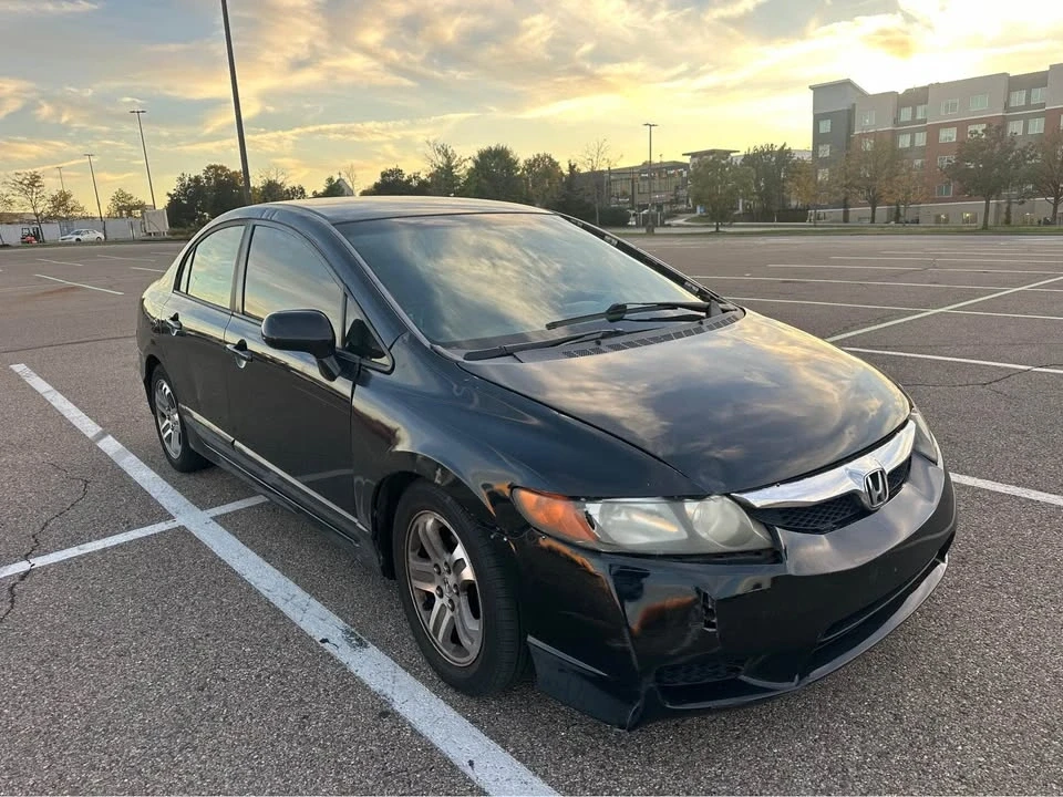 2010 Honda Civic 8th Gen - Image 5 of 12