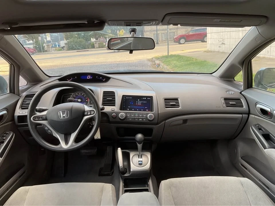 2010 Honda Civic 8th Gen - Image 11 of 17