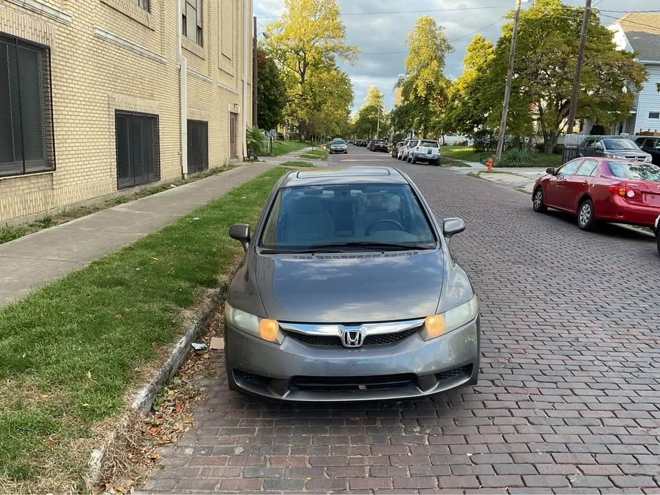 2010 Honda Civic 8th Gen - Image 3 of 17
