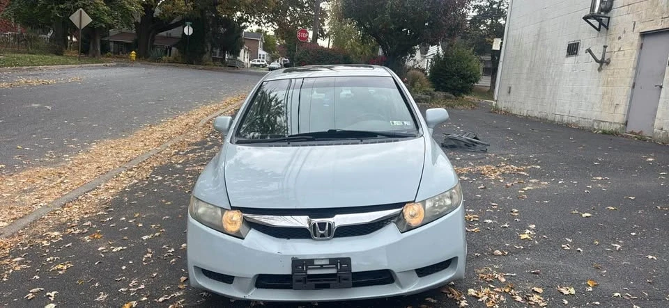 2010 Honda Civic 8th Gen - Image 4 of 11