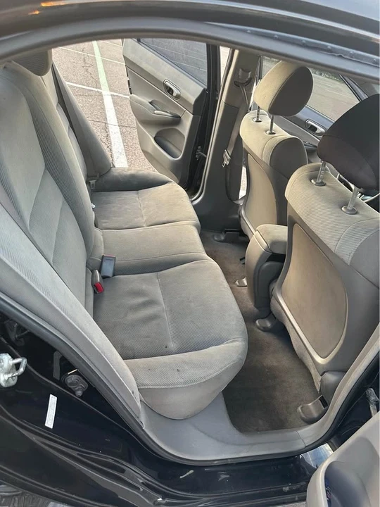 2010 Honda Civic 8th Gen - Image 8 of 12