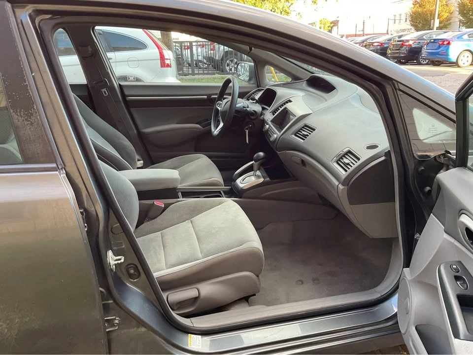 2010 Honda Civic 8th Gen - Image 6 of 17
