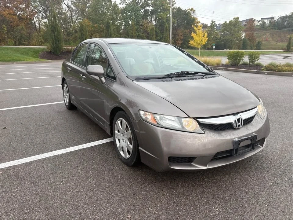 2010 Honda Civic 8th Gen - Image 4 of 9