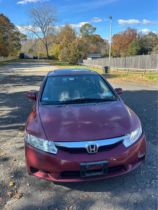 2010 Honda Civic 8th Gen - Image 2 of 11