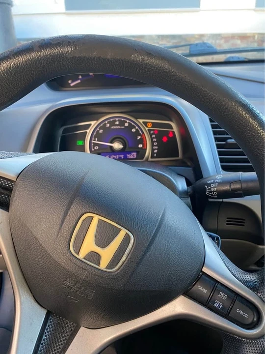 2010 Honda Civic 8th Gen - Image 4 of 13