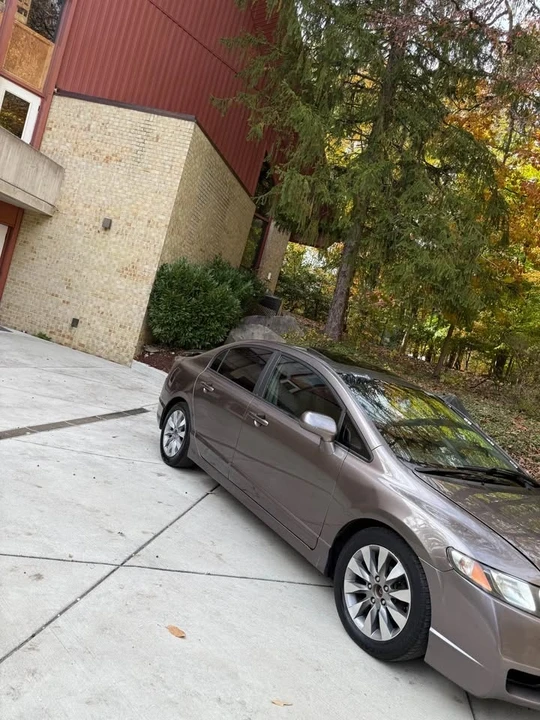 2010 Honda Civic 8th Gen - Image 5 of 13