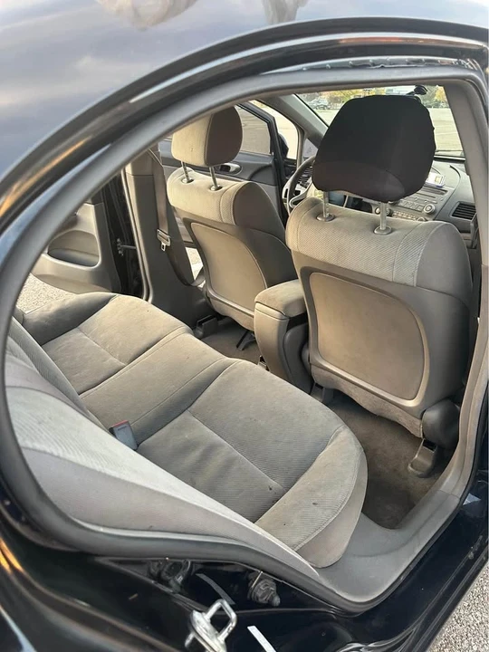 2010 Honda Civic 8th Gen - Image 9 of 12