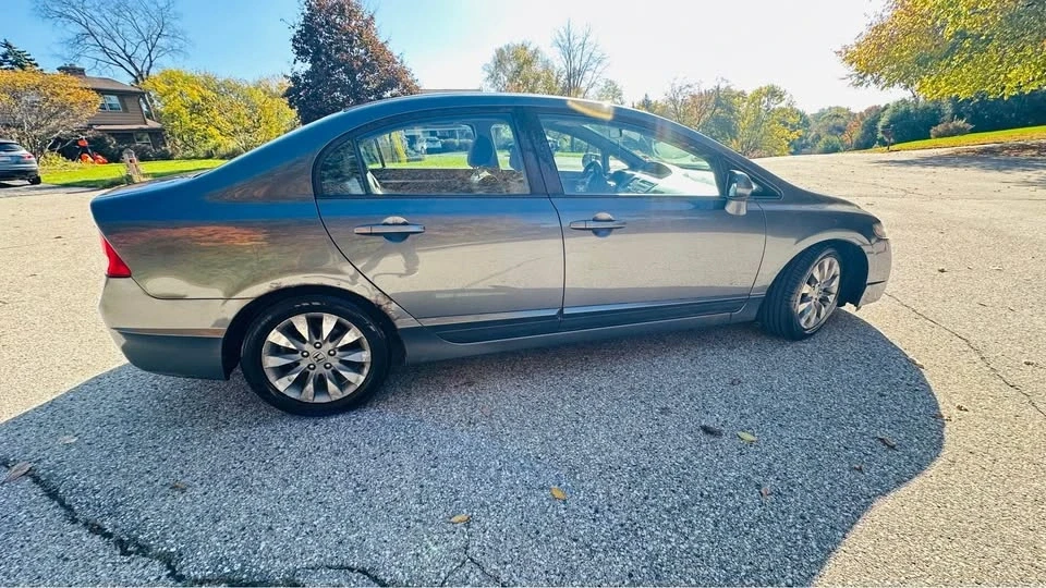 2010 Honda Civic 8th Gen - Image 4 of 7