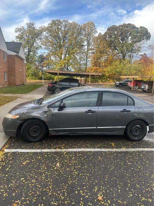 2010 Honda Civic 8th Gen - Image 3 of 6