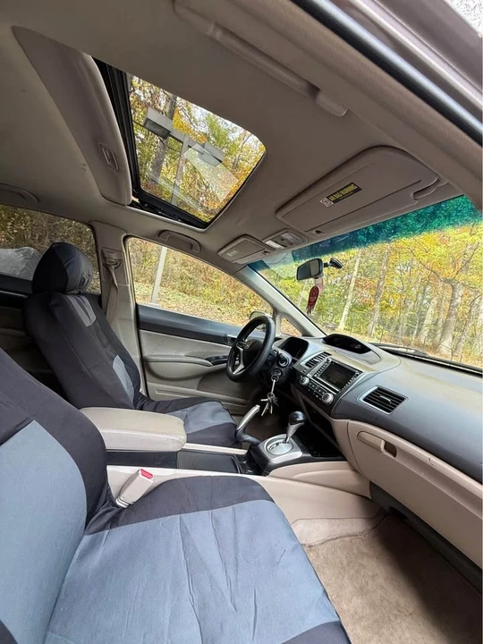 2010 Honda Civic 8th Gen - Image 11 of 13