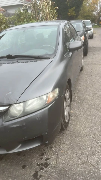 2010 Honda Civic 8th Gen - Image 3 of 8