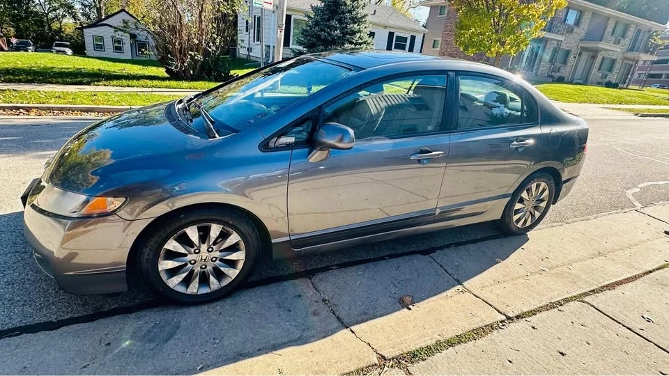 2010 Honda Civic 8th Gen - Image 8 of 10