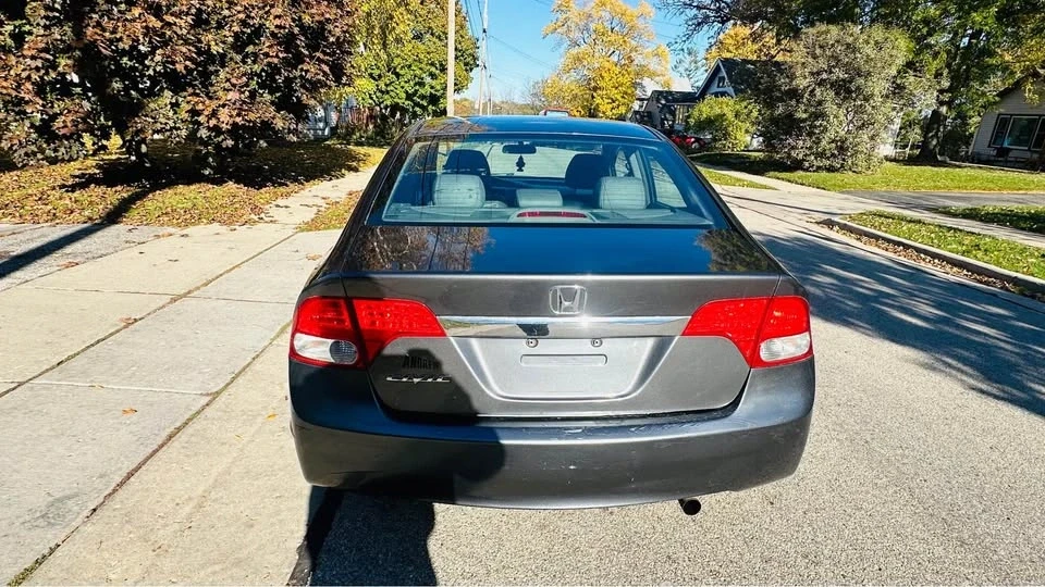2010 Honda Civic 8th Gen - Image 10 of 10