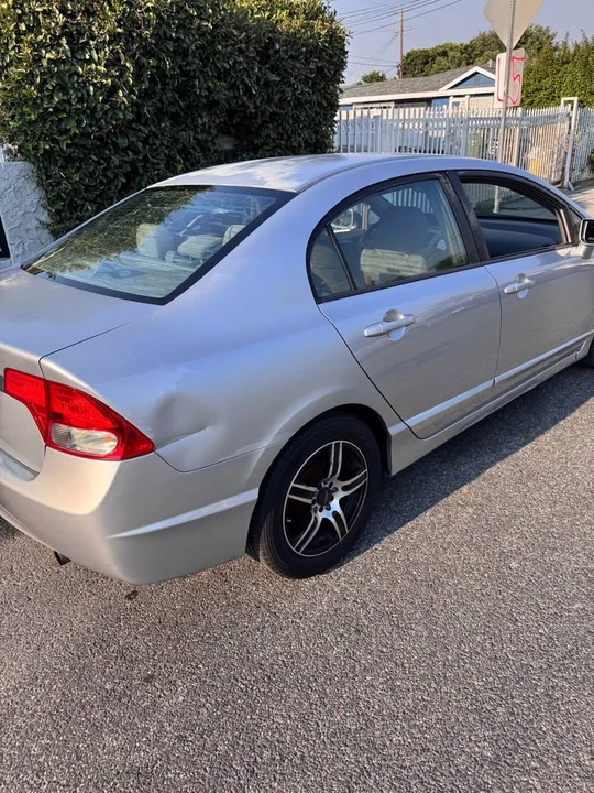 2010 Honda Civic 8th Gen - Image 5 of 8