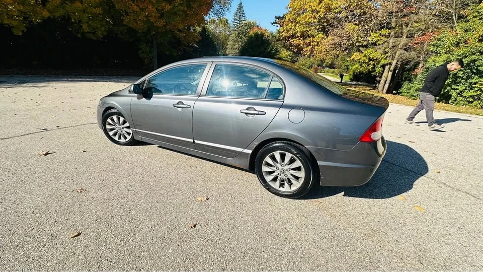 2010 Honda Civic 8th Gen - Image 6 of 7
