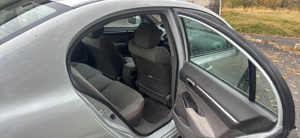 2010 Honda Civic 8th Gen - Image 11 of 11