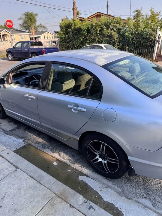 2010 Honda Civic 8th Gen - Image 3 of 8
