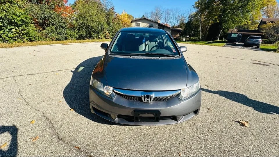 2010 Honda Civic 8th Gen - Image 2 of 7