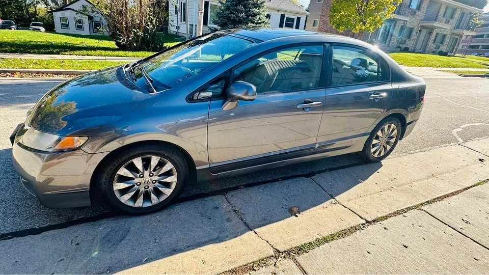 2010 Honda Civic 8th Gen - Image 4 of 10