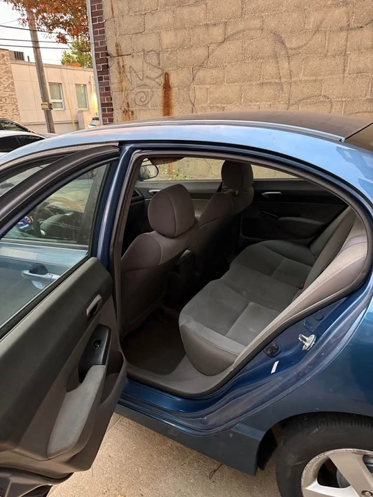 2010 Honda Civic 8th Gen - Image 11 of 12