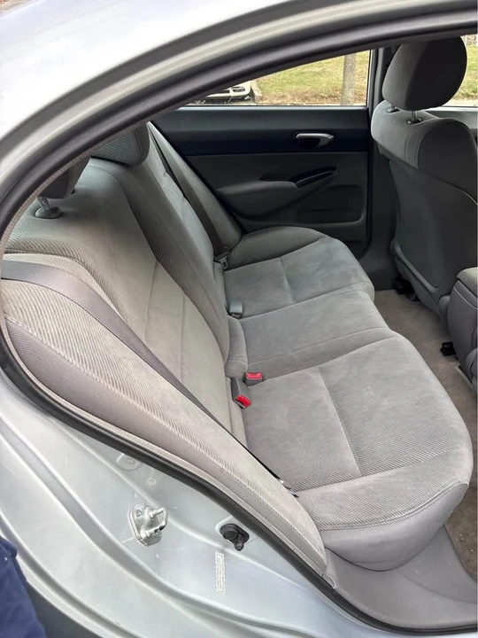 2010 Honda Civic 8th Gen - Image 6 of 9