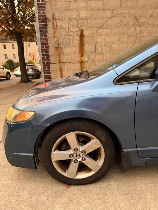 2010 Honda Civic 8th Gen - Image 9 of 12
