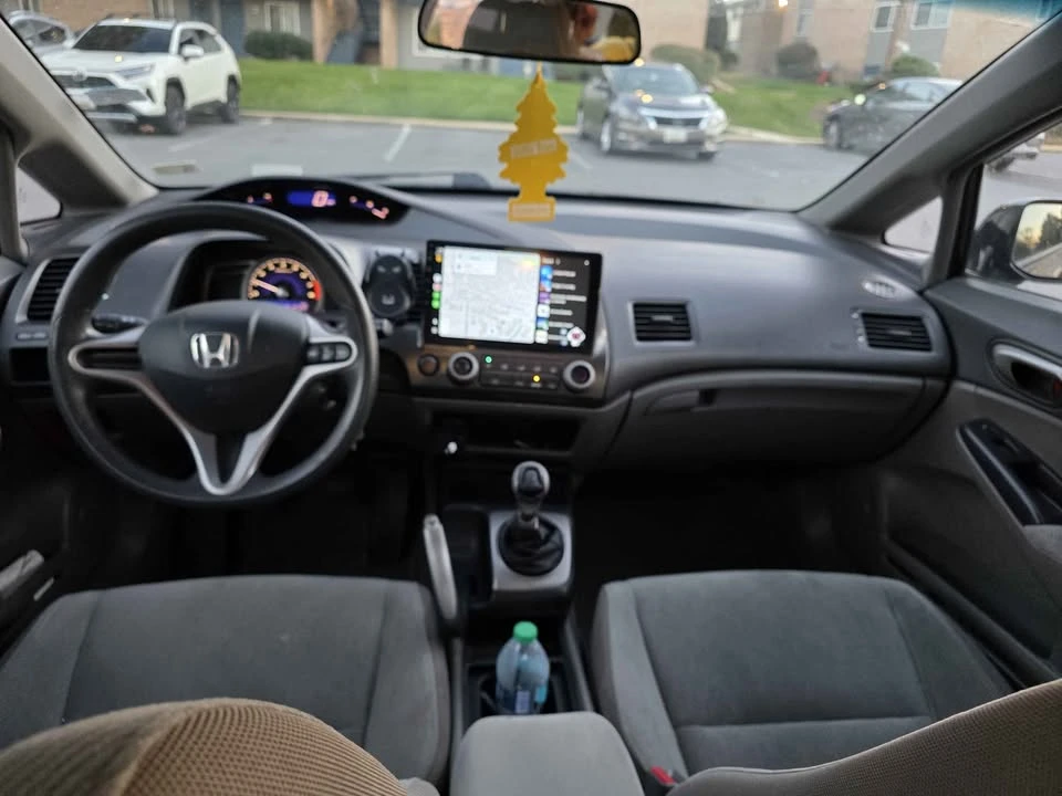 2010 Honda Civic 8th Gen - Image 2 of 7