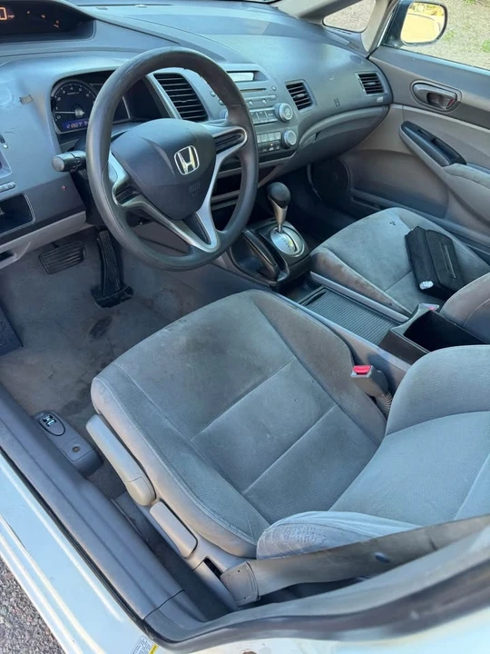2010 Honda Civic 8th Gen - Image 4 of 14