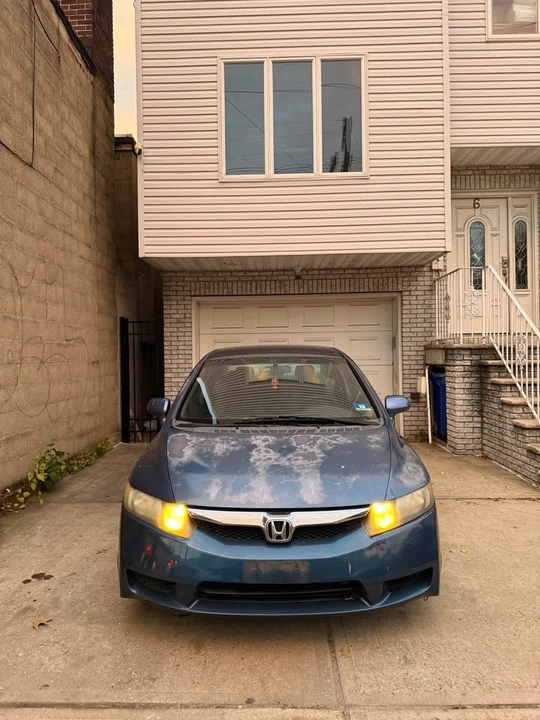 2010 Honda Civic 8th Gen - Image 3 of 12