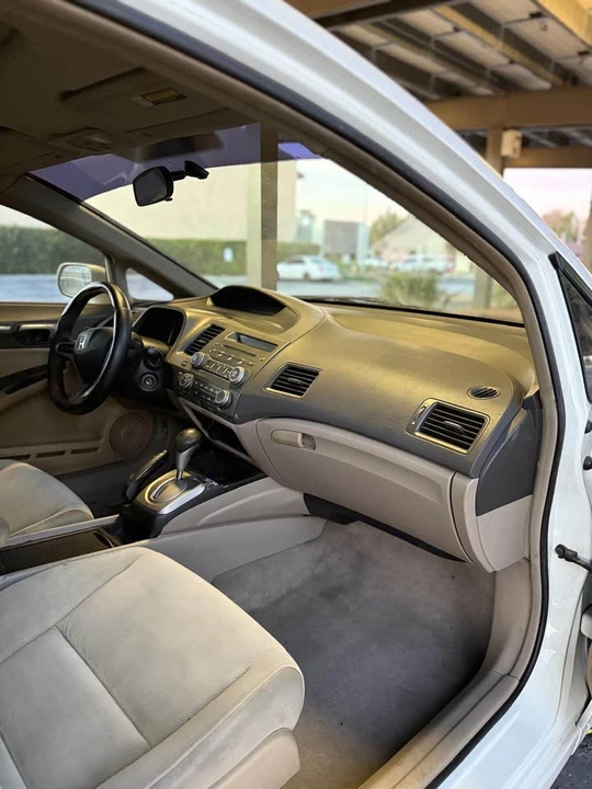 2010 Honda Civic 8th Gen - Image 5 of 6