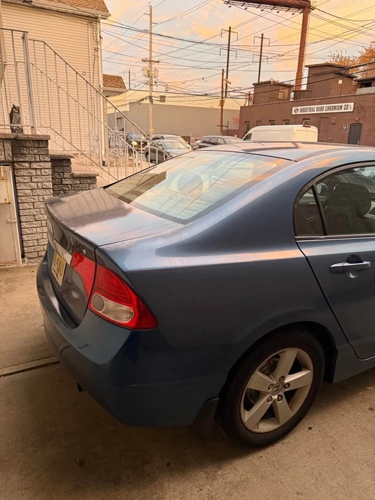 2010 Honda Civic 8th Gen - Image 5 of 12