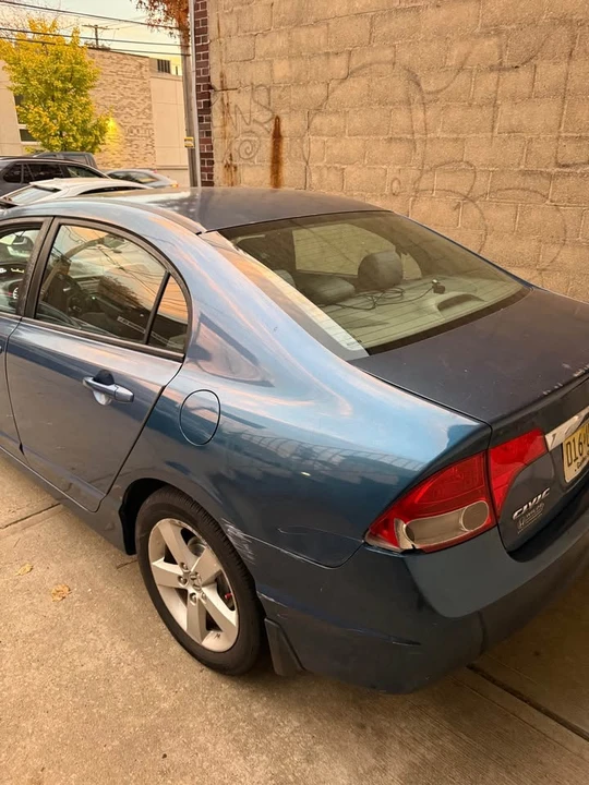 2010 Honda Civic 8th Gen - Image 7 of 12