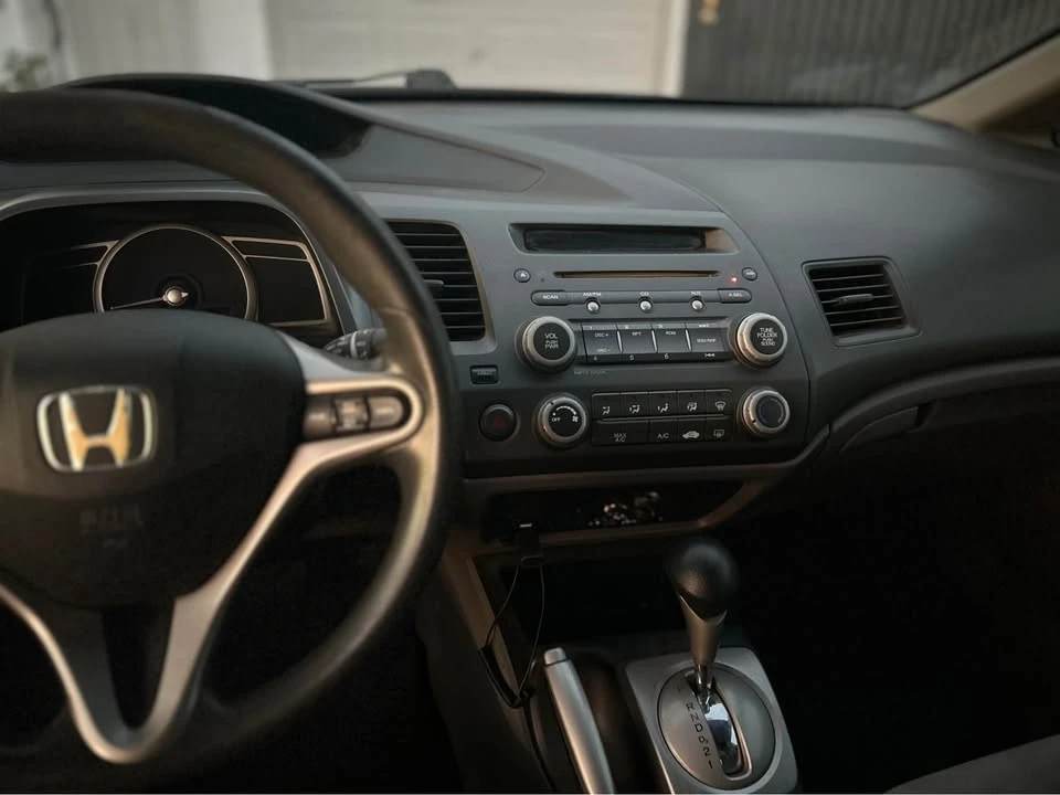 2010 Honda Civic 8th Gen - Image 13 of 14