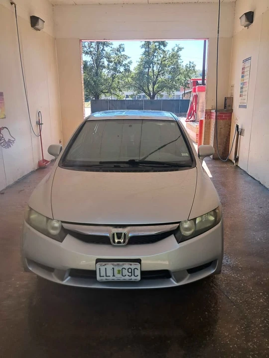 2010 Honda Civic 8th Gen - Image 2 of 13