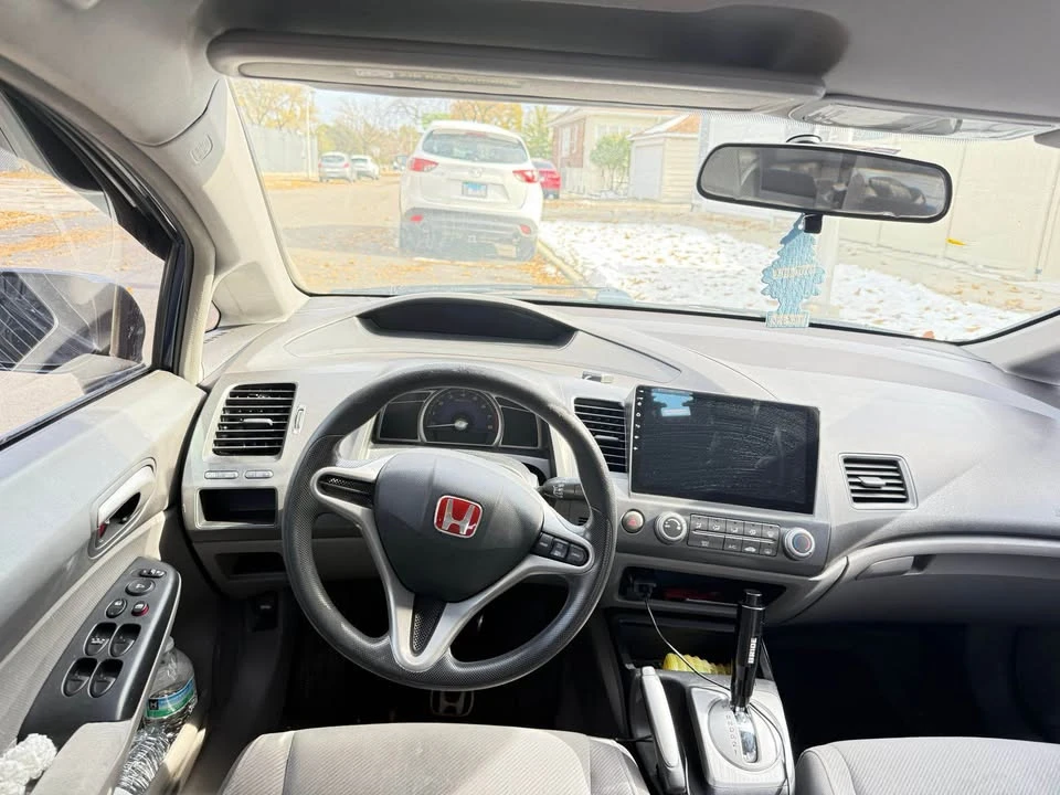 2010 Honda Civic 8th Gen - Image 2 of 10