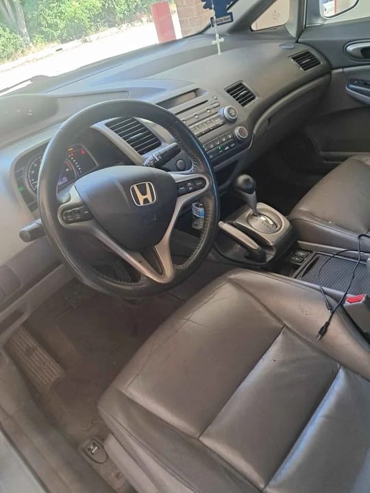 2010 Honda Civic 8th Gen - Image 6 of 13