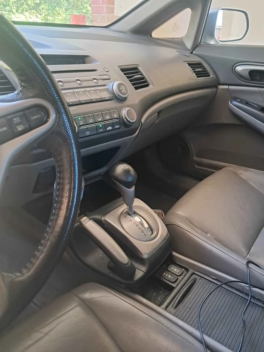 2010 Honda Civic 8th Gen - Image 8 of 13