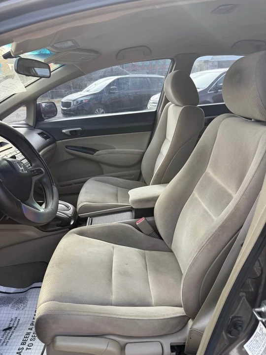 2010 Honda Civic 8th Gen - Image 12 of 16