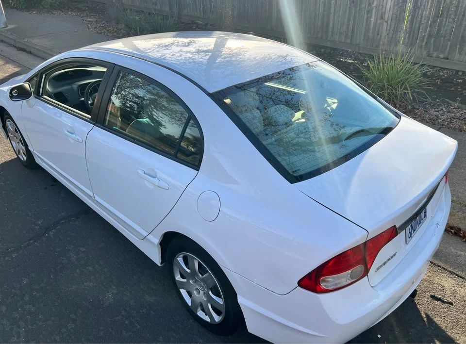 2010 Honda Civic 8th Gen - Image 8 of 14