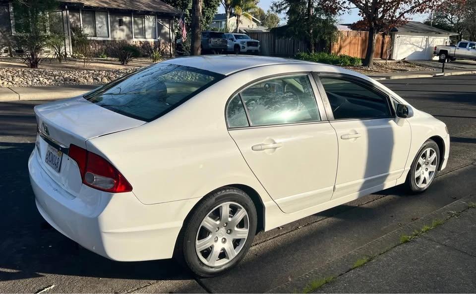 2010 Honda Civic 8th Gen - Image 5 of 14