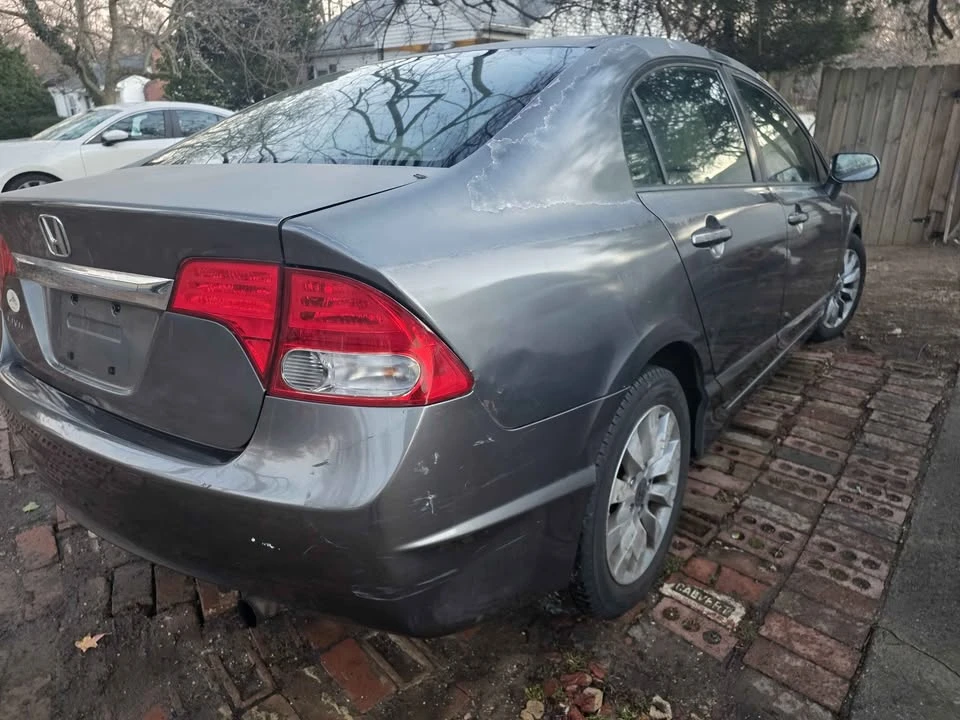 2010 Honda Civic 8th Gen - Image 8 of 12