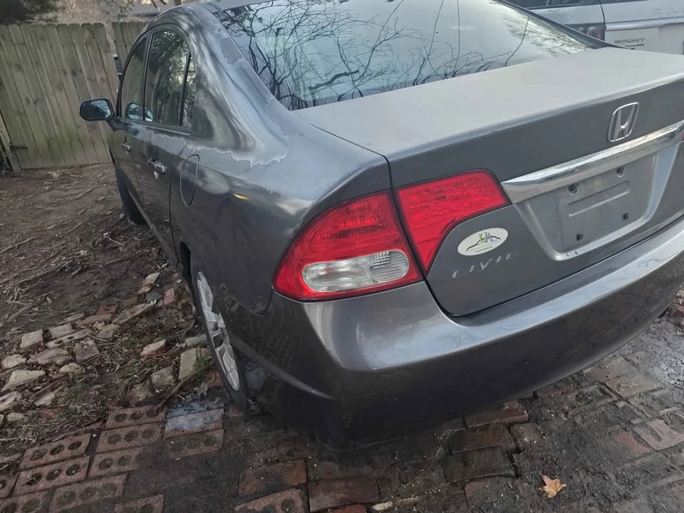 2010 Honda Civic 8th Gen - Image 7 of 12