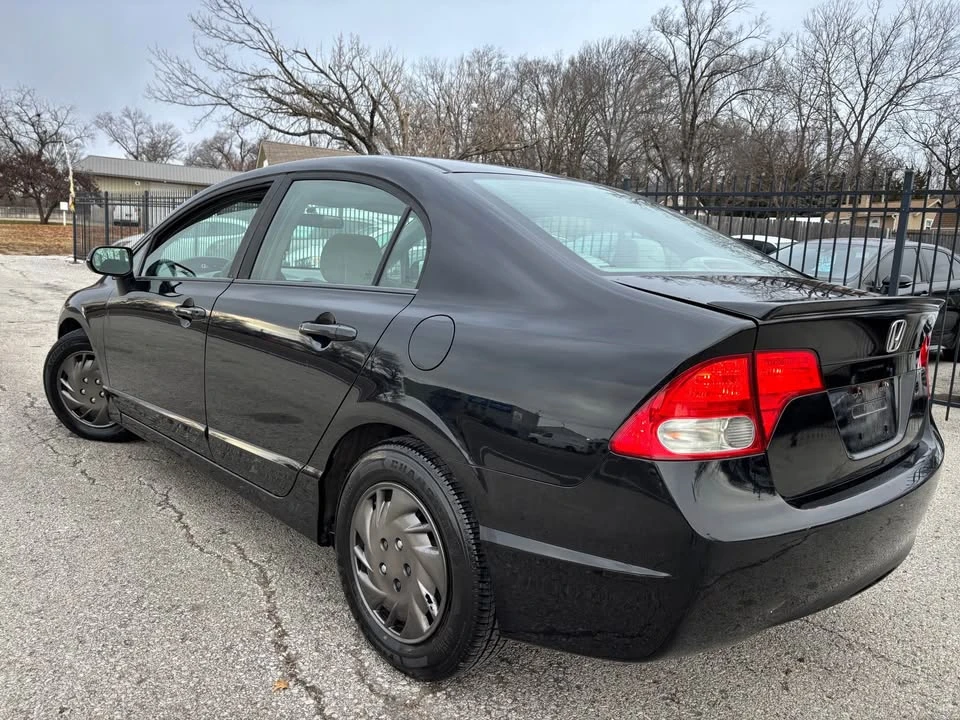 2010 Honda Civic 8th Gen - Image 2 of 14