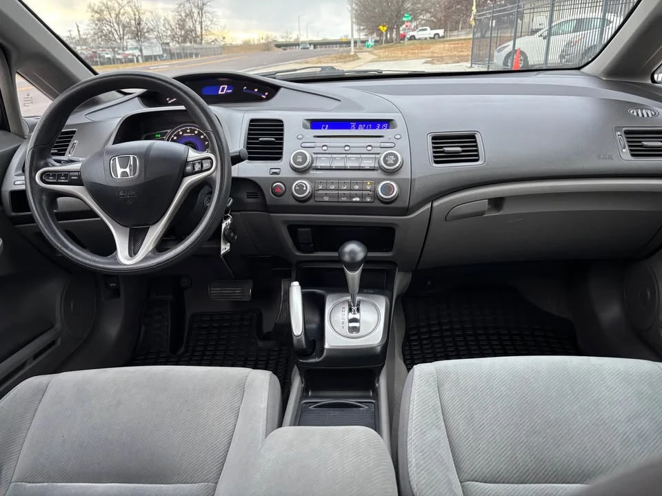 2010 Honda Civic 8th Gen - Image 7 of 14