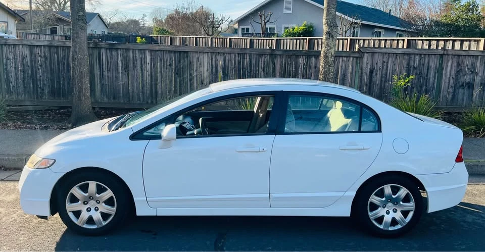 2010 Honda Civic 8th Gen - Image 6 of 14