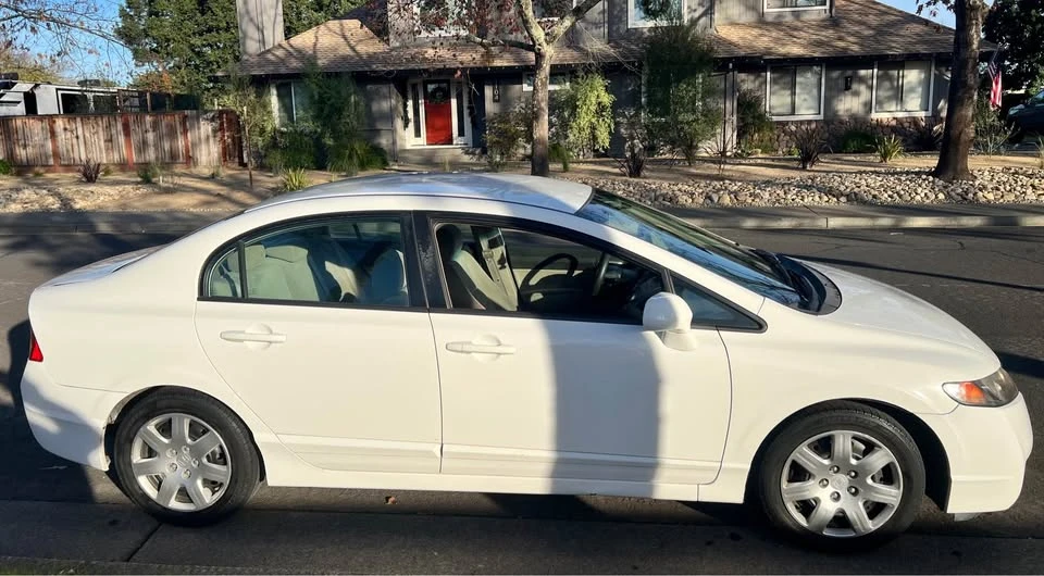 2010 Honda Civic 8th Gen - Image 7 of 14